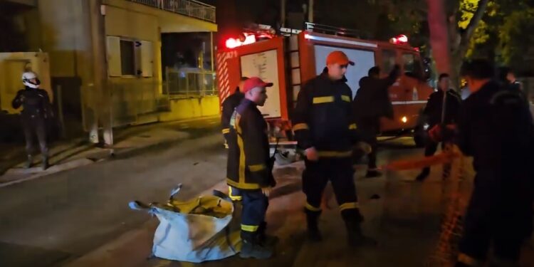 Alldaynews.gr Ατύχημα στην Αγία Παρασκευή: Άνδρας έπεσε σε ανοιχτό φρεάτιο με οπτικές ίνες και του καρφώθηκε μπετόβεργα (video, φωτο)