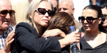 Alldaynews.gr Νίκος Φλωρινιώτης: Κατέρρευσε με λυγμούς η αδερφή του, Άννα – Ξαφνικά είδα τα χεράκια του παγωμένα