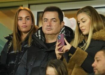 Αχιλλέας Μπέος: «Σας κούρασα και κουράστηκα, αναλαμβάνει τον Βόλο από το 2024 ο Ατζούν»