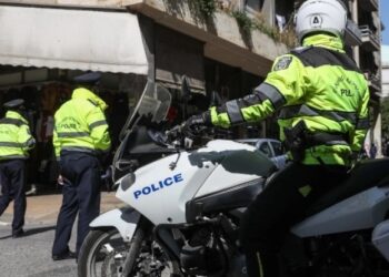 Της επιτέθηκε επειδή κόρναρε – «Χτυπούσε το αυτοκίνητο και με κλώτσησε»