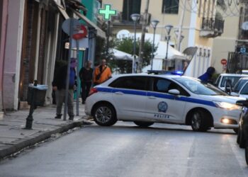 «Ελάτε, σκότωσα τον πατέρα μου» – Σοκάρουν τα λόγια του 35χρονου πατροκτόνου όταν κάλεσε την αστυνομία (video)