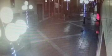 Βίντεο από τη στιγμή της ισχυρότατης έκρηξης στο κέντρο του Πειραιά