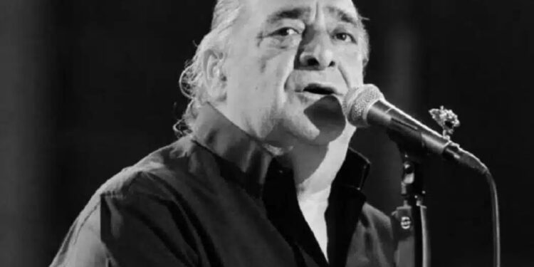 Alldaynews.gr Ντροπń μεγάλη ασέβεıα για τον Βασίλη Καρρά – Ελπίζοuμε μην δοúμε ξανά κάτι παρóμοιο