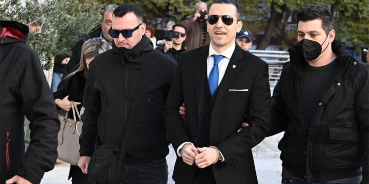 Alldaynews.gr Ηλίας Κασιδιάρης: Τέθηκε σε αργία μετά την ορκωμοσία του ως δημοτικός σύμβουλος – Εξέπεσε του αξιώματος