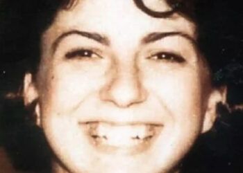 104 μαχαιριές, ένας ύποπτος, μια αστυνομική ντροπή: Η άγρια δολοφονία της Ελληνίδας φοιτήτριας ιατρικής που 25 χρόνια μετά παραμένει ανεξιχνίαστη