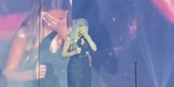 Alldaynews.gr «Χώρισε και η Νατάσα Θεοδωρίδου;» – «Κατέρρεuσε» επί σκηνής η τραγουδίστρια