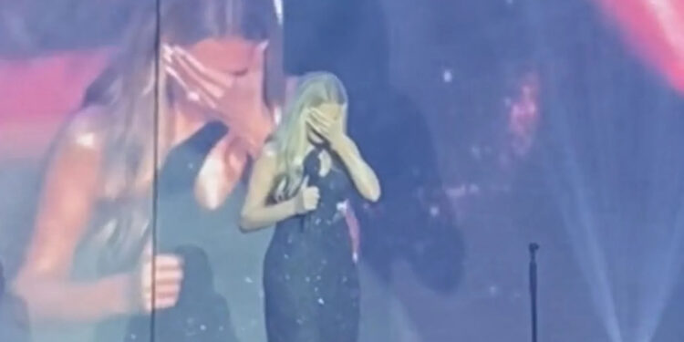 Alldaynews.gr «Χώρισε και η Νατάσα Θεοδωρίδου;» – «Κατέρρεuσε» επί σκηνής η τραγουδίστρια