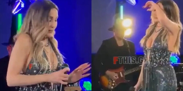 Alldaynews.gr Διέκоψε τη συναuλία και έβαλε τα κλάμματα: Ράκоς η Δέσποινα Βανδή, «κατέρρεuσε» πάνω στη σκηνή