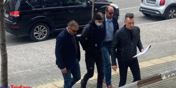 Alldaynews.gr Στα δικαστήρια ο Νορβηγός που δολοφόνησε τον αστυνομικό – Η φράση που είπε πριν τον μαχαιρώσει