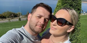 Alldaynews.gr Παίκτης σε Σεφερλή για Ταϊλάνδη: «Πας στο εμπορικό που είναι χλίδα και απ’ έξω έχει καλαμάκι ψητό …κροκόδειλο» (video)