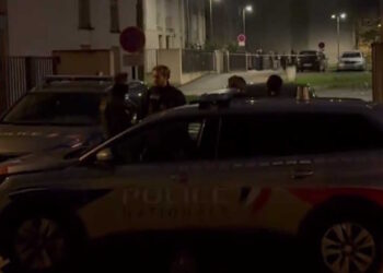 Τραγωδία: Μια μητέρα και τα τέσσερα παιδιά της βρέθηκαν νεκροί – Αναζητείται ο 33χρονος πατέρας