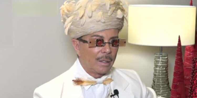 Alldaynews.gr Λάκης Γαβαλάς: «Μου λείπουν οι αδερφές μου, δεν με έχουν πάρει τηλέφωνο εδώ και 11 χρόνια»