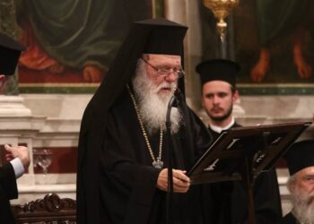 Ιερά Σύνοδος για ομόφυλα ζευγάρια: Τα παιδιά δεν είναι κατοικίδια συντροφιάς για όποιον θέλει να νιώθει κηδεμόνας