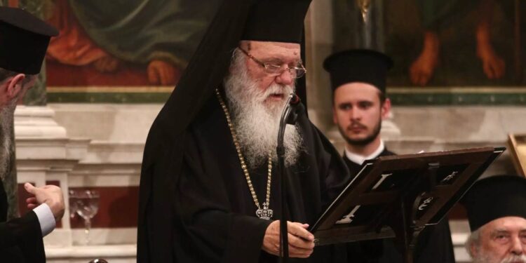 Alldaynews.gr Ιερά Σύνοδος για ομόφυλα ζευγάρια: Τα παιδιά δεν είναι κατοικίδια συντροφιάς για όποιον θέλει να νιώθει κηδεμόνας