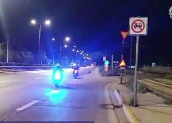 Έτρεχε στην Αθηνών – Θεσσαλονίκης με 250 χλμ/ώρα – Η στιγμή που τον πιάνει το ραντάρ της ΕΛΑΣ (video)