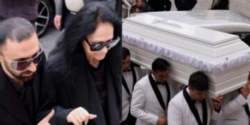 Alldaynews.gr Κηδεία Νίκου Φλωρινιώτη: Ντυμένος γαμπρός σε λευκό φέρετρο – Κατέρρευσαν η μητέρα και η αδερφή του (φωτο, video)