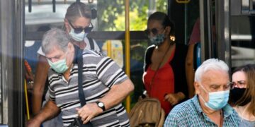 Alldaynews.gr Κορονοϊός: Σύσταση για χρήση μάσκας σε κλειστούς χώρους, νοσοκομεία και ΜΜΜ – Τι αποφάσισε η Εθνική Επιτροπή Λοιμώξεων