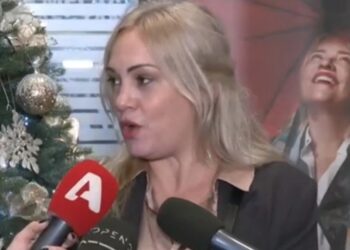Η Λίνα Σακκά σε σπάνια δημόσια εμφάνιση: «Είμαι καλά, έχω σταθεί στα πόδια μου»