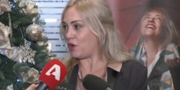 Alldaynews.gr Η Λίνα Σακκά σε σπάνια δημόσια εμφάνιση: «Είμαι καλά, έχω σταθεί στα πόδια μου»