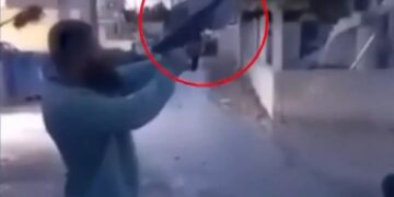 Alldaynews.gr Βίντεο ντοκουμέντο από πυροβολισμούς με αυτόματα όπλα δίπλα σε σπίτια στα Μέγαρα