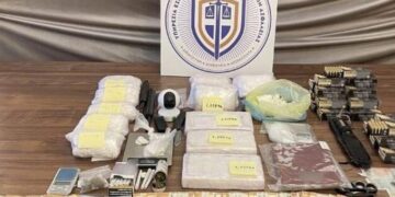 Alldaynews.gr Η «θεία» κι ο «Αραφάτ» – Μια 71χρονη κρατούμενη σε φυλακές η «εγκέφαλος» του κυκλώματος κοκαΐνης (video)
