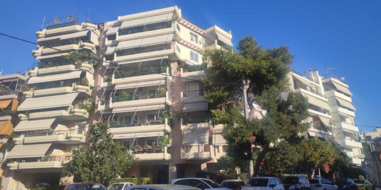 Alldaynews.gr Νέα Σμύρνη: Συχνοί οι άγριοι καυγάδες μεταξύ των αδερφών – Είχαν χτυπηθεί με σιδερογροθιά και μαχαίρι το καλοκαίρι