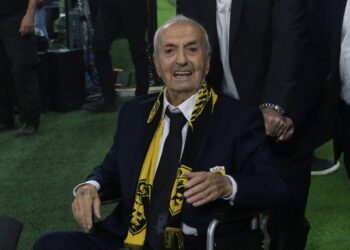 Πέθανε ο Κώστας Νεστορίδης, o θρύλος της ΑΕΚ – Θρήνος στο ελληνικό ποδόσφαιρο