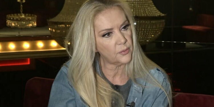 Alldaynews.gr Έλντα Πανοπούλου: «Είμαστε σίγουροι ότι ο κύριος Βασιλείου είναι πατέρας του Γιώργου Αλκαίου;»