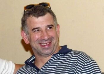 Επιστρέφει στο θέατρο ο Πέτρος Φιλιππίδης – Είχε 3 προτάσεις από παραγωγούς για τη φετινή σεζόν