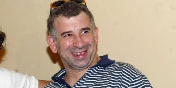 Επιστρέφει στο θέατρο ο Πέτρος Φιλιππίδης – Είχε 3 προτάσεις από παραγωγούς για τη φετινή σεζόν