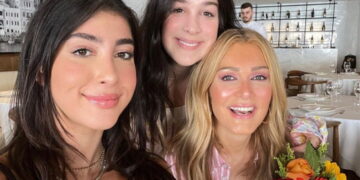 Alldaynews.gr Νατάσα Θεοδωρίδου: «Σταμάτησα να πηγαίνω στο σχολείο των παιδιών μου γιατί δεν άκουγα καλά πράγματα»