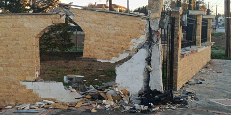 Alldaynews.gr Τραγωδία τα ξημερώματα στη Θεσσαλονίκη: Τροχαίο με νεκρό έναν 24χρονο (φωτο, video)