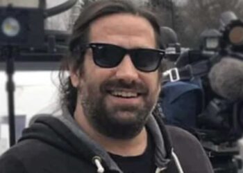 Σε κρiσıμη κατάστασn μοτοσυκλετιστής, πατέρας δύο παιδιών – Οδnγός ΙΧ παpαβiασε Στοπ, τον χτύπnσε και τον εγκατέλεıψε