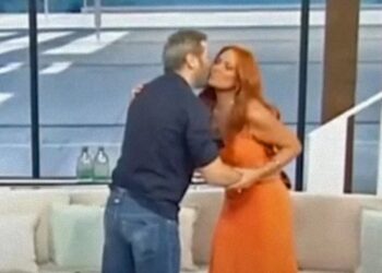 «Έκανα μία άβολη συζήτηση με τα παιδιά μου…»: H επίσημη απάντηση της Σίσσυς Χρηστίδου για τη φημολογούμενη σχέση της με τον Γιάννη Στάνκογλου (video)