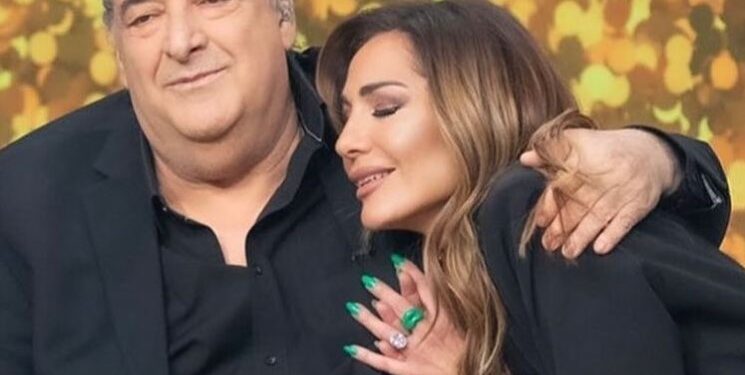 Alldaynews.gr Το συγκινητικό αντίο της Δέσποινας Βανδή στον Βασίλη Καρρά: “Δεν μπορώ να βάλω σε τάξη τις σκέψεις μου…”