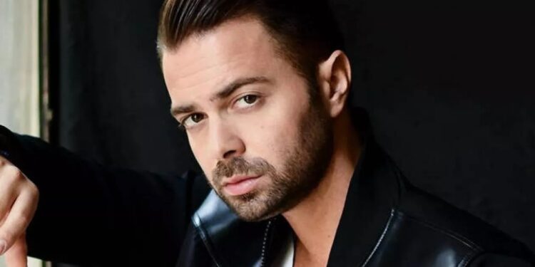 Alldaynews.gr Ηλίας Βρεττός: «Είμαι σε μία περίοδο απίστευτης προσπάθειας αυτοβελτίωσης – Νηστεύουμε με την Αναστασία και κοινωνούμε κάθε βδομάδα…»