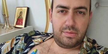 Alldaynews.gr Μαυρίκιος Μαυρικίου: «Οι γυναiκες με παpακαλάνε για ένα βράδu μαζί μου. Κορiτσια αρραβωνιάστηκα, σταματήστε»