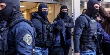 Alldaynews.gr Ρέντη: Έχω την αίσθηση ότι γνωρίζει τον καθοδηγητή αλλά δεν το λέει γιατί φοβάται, λέει ο δικηγόρος του 18χρονου