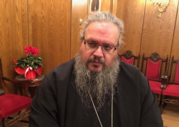 Ιερώνυμος για νομοσχέδιο ομόφυλων ζευγαριών: «Αν αύριο ζητήσει κάποιος να συνάψει γάμο με δέντρο, θα πούμε και σε αυτό ναι;»