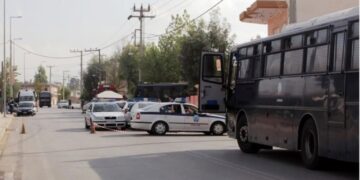 Alldaynews.gr Πέθανε η 45χρονη που την είχε περıλούσει με βενζiνη ο σύζυγός της στο Ζεφύρι και της εiχε βάλει φωτıά