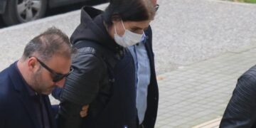 Alldaynews.gr Έξαλλοι αστυνομικοί στη Θεσσαλονίκη με απίστευτες διαταγές – Μεταγωγές με κουστούμια και περιπολίες… με γόβες
