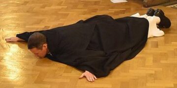 Πρώην ποδοσφαιριστής της Μάντσεστερ Γιουνάιτεντ βαρέθηκε «τα λεφτά και τα μοντέλα» κι έγινε παπάς! (φωτο, video)