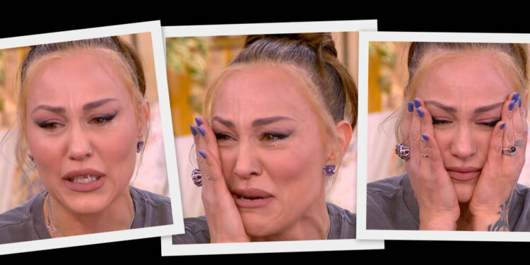 Alldaynews.gr «Kατέρρευσε» η Πηνελόπη Αναστασοπούλου στον «αέρα» του ΑΝΤ1