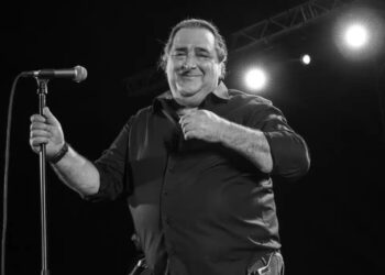 Βασίλης Καρράς: Η συγκινητική κίνηση της συζύγου και της κόρης του – Τι έδωσαν σε 100 οικογένειες