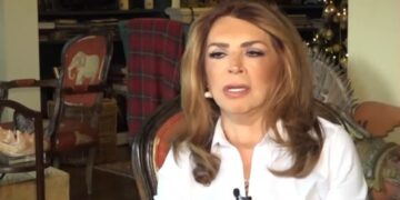 Alldaynews.gr Μιμή Ντενίση για την κόρη της: Της είπα την αλήθεια ότι δεν είμαι η βιολογική μητέρα της σε ηλικία 2 ετών