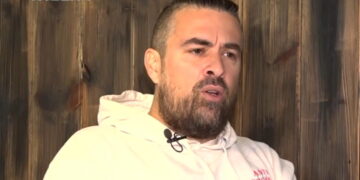 Γιάννης Αϊβάζης: «Τον πήγα δικαστικά, καταδικάστηκε και δεν λυπάμαι καθόλου γι’ αυτό»