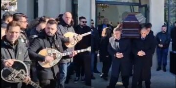 Alldaynews.gr Ράγισε καρδιές ο γιος του Κωστόπουλου στον επικήδειο: «Σε ευχαριστώ για όλα πατέρα – Θα στηρίξω την οικογένεια μας όπως το έκανες εσύ»