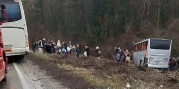 Alldaynews.gr Τουριστικό λεωφορείο συγκρούστηκε με νταλίκα στη Βουλγαρία – Και Έλληνες στους τραυματίες
