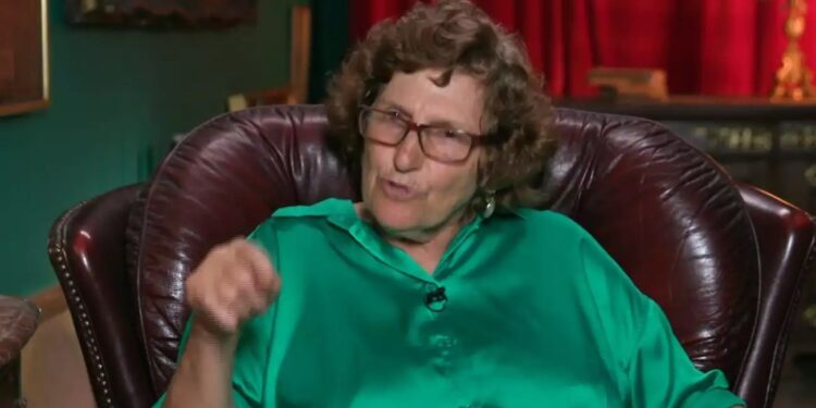 Cash or Trash – Εκνευρίστηκε με την προσφορά που δέχτηκε: «Για 450 ευρώ; Ας γελάσω, θα τις πάρω σπίτι μου»