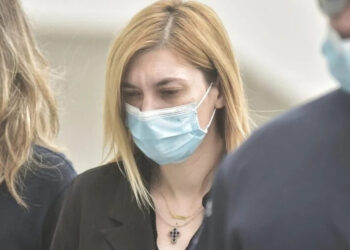 Ρούλα Πισπιρίγκου: «Με χτύπησαν στη ΓΑΔΑ για να ομολογήσω» – Όσα είπε στο δικαστήριο. Ο Μπουφόν, ο Πάριος και η χαρτορίχτρα